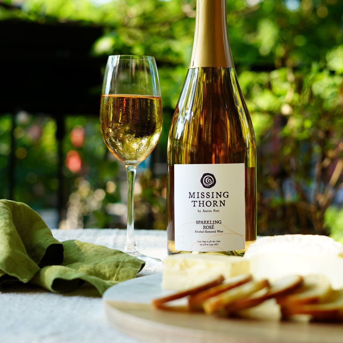 Missing Thorn Non-Alcoholic Sparkling Rosé (Online Exclusive)